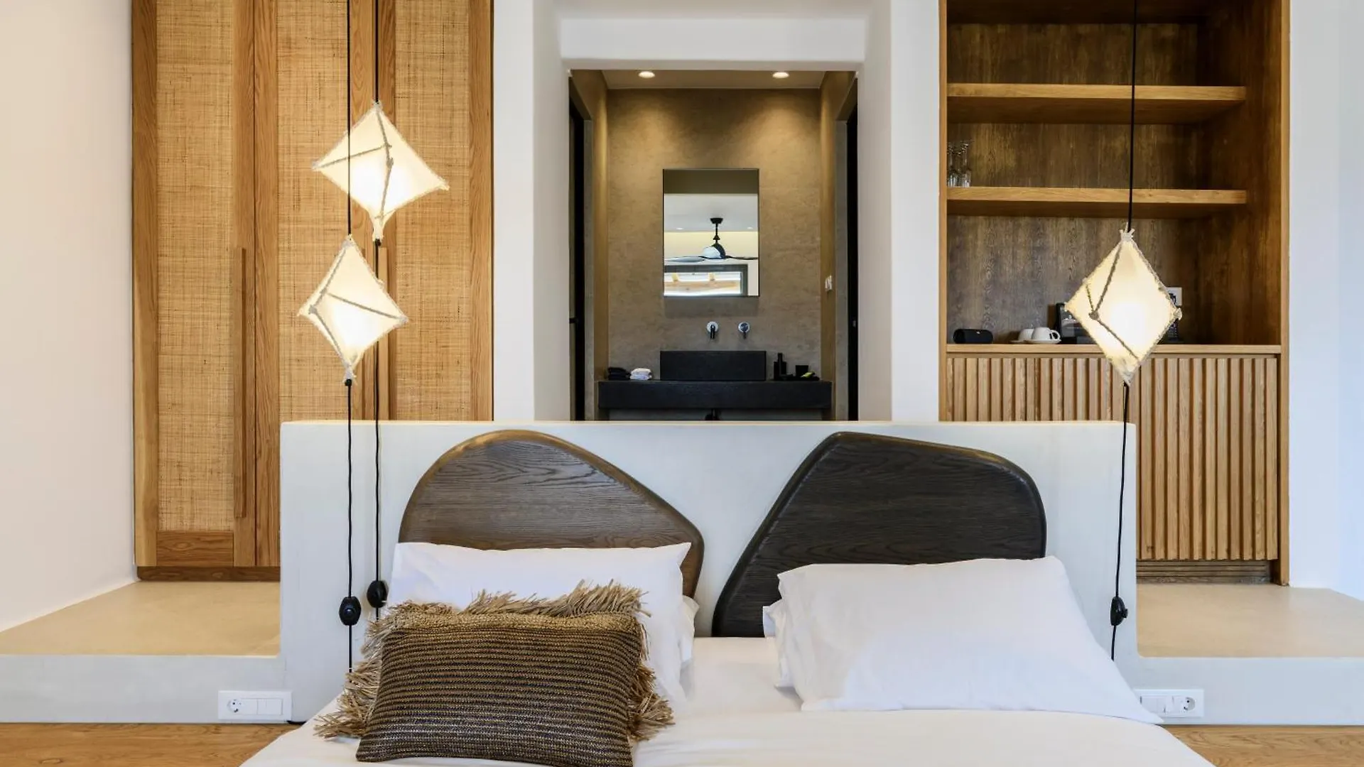 Panormos Bay Suites Luxury Resort 5*, بانورموس ميكونو