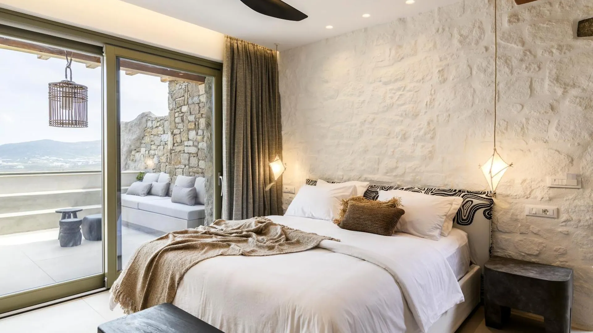 Panormos Bay Suites Luxury Resort יוון