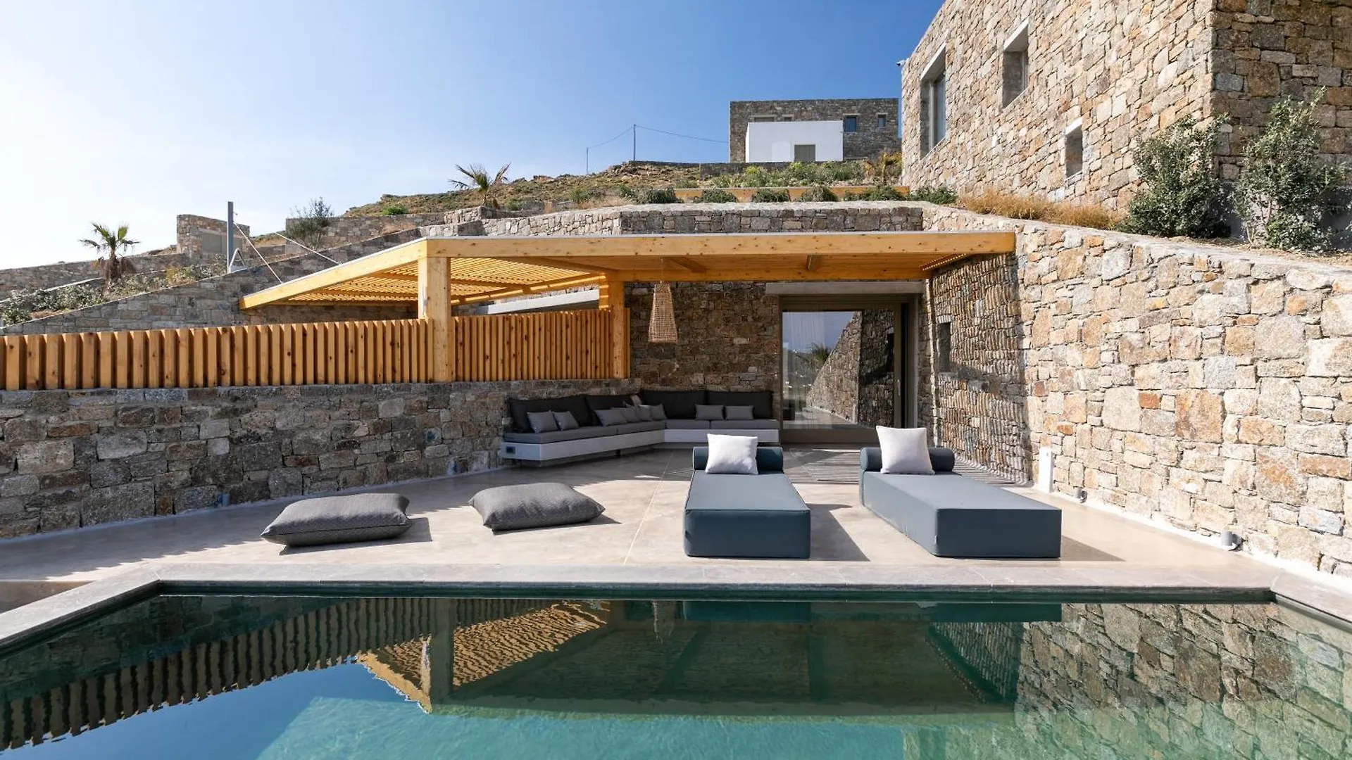 Panormos Bay Suites Luxury Resort מלון