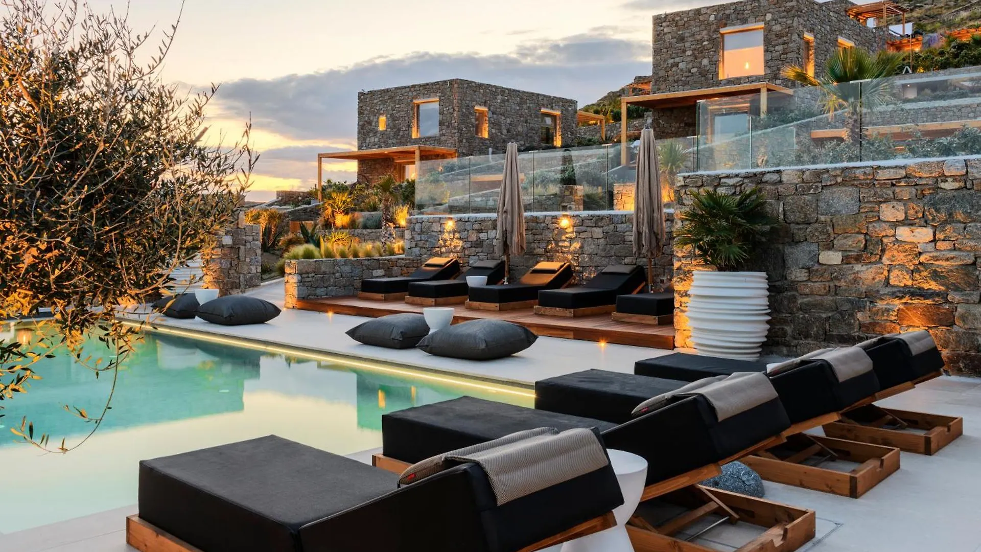 מלון Panormos Bay Suites Luxury Resort